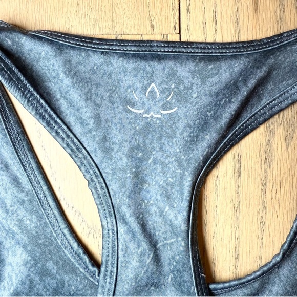 Beyond Yoga First Class Cropped Racerback Tank in Distressed Sheen Navy Blue XS - Picture 10 of 11